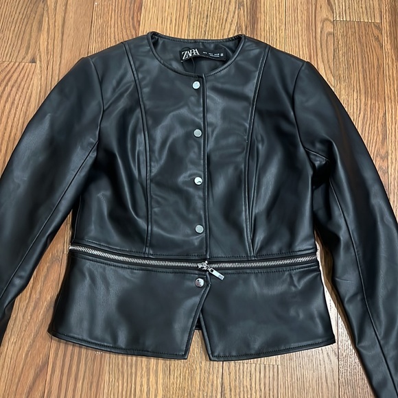 ZARA FAUX LEATHER ZIPPER JACKET - Picture 6 of 10
